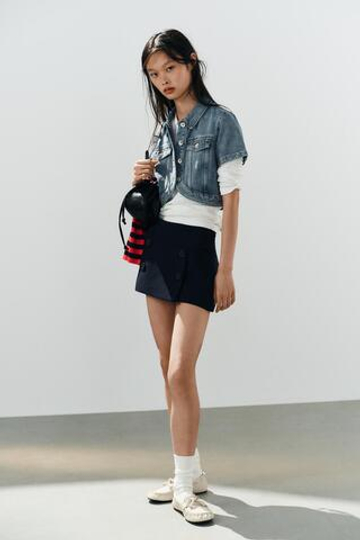 ZARA КОЖАНЫЕ МОКАСИНЫ СО СБОРКАМИ, БЕЛЫЙ