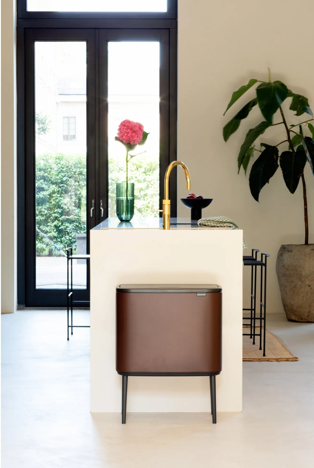 Brabantia Контейнер для мусора Bo Touch 11+23 л коричневый EAN 8710755208621