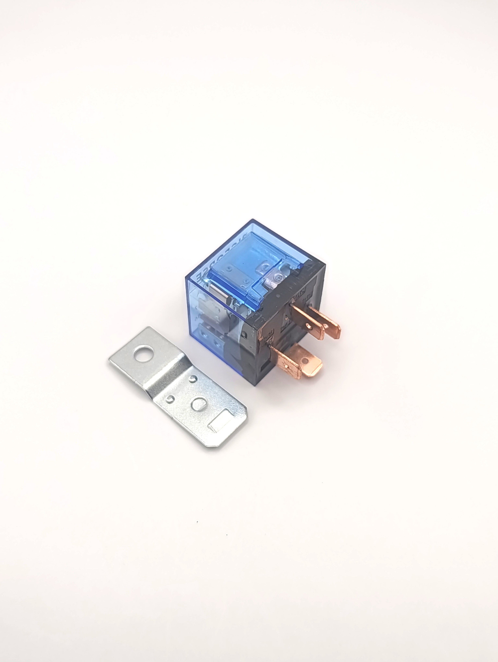 Реле 4-х контактное, комплект из ДВУХ штук, реле автомобильное 12V 80А с индикатором, с кронштейном