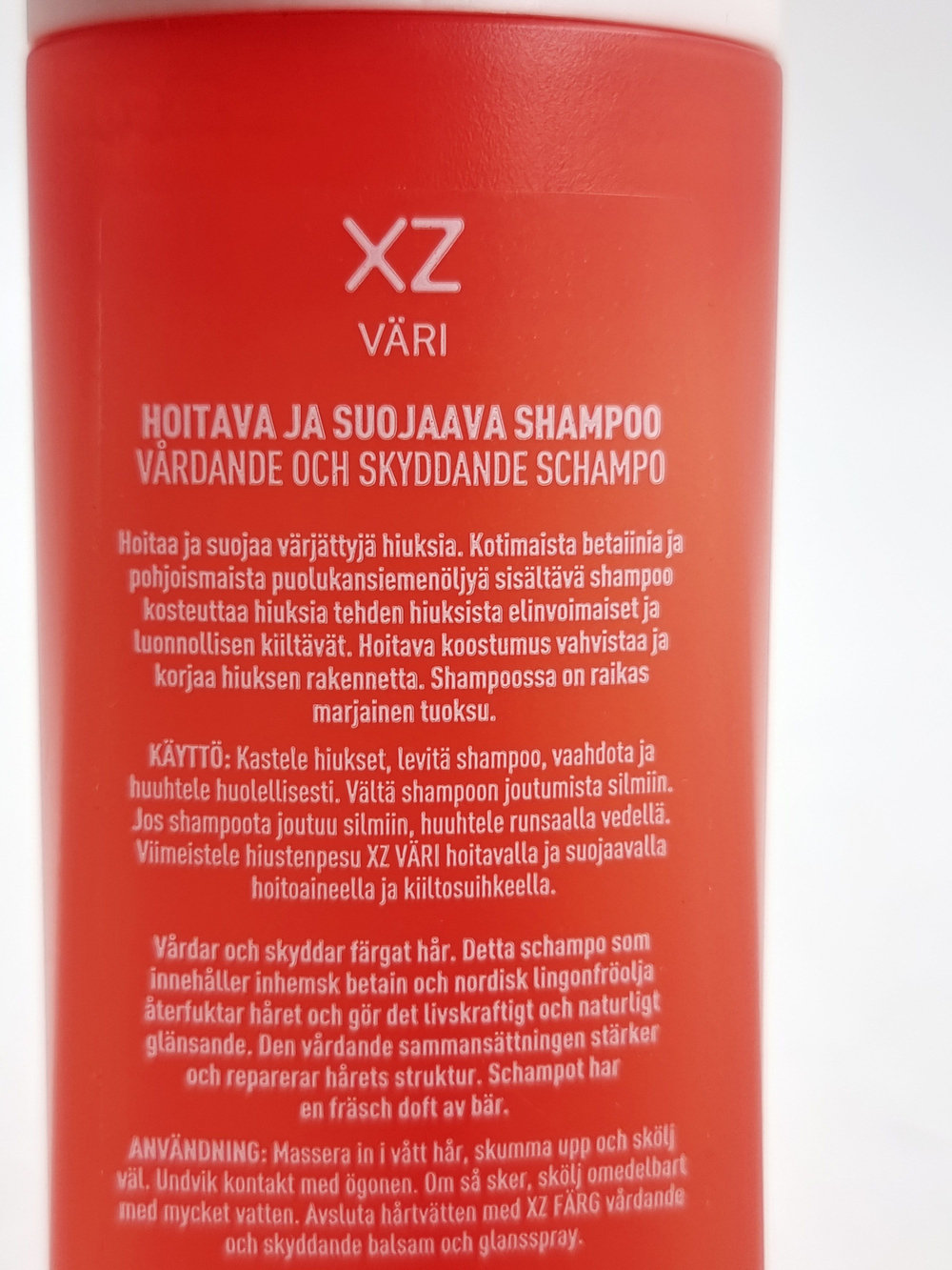 Шампунь XZ уход и защита окрашенных волос с бетаином и маслом брусники 250 мл (из Финляндии)