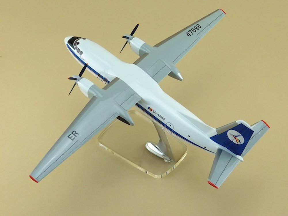 Модель самолета Ан-24РВ (М1:72, Air Moldova)