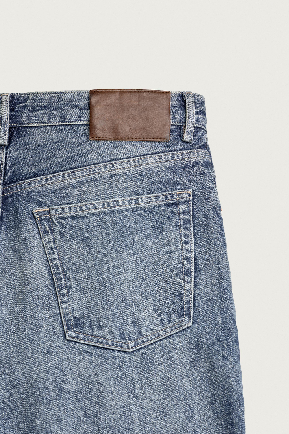 ДЖИНСЫ RELAXED FIT СО СТРЕЛКАМИ — ZARA · 0840/310