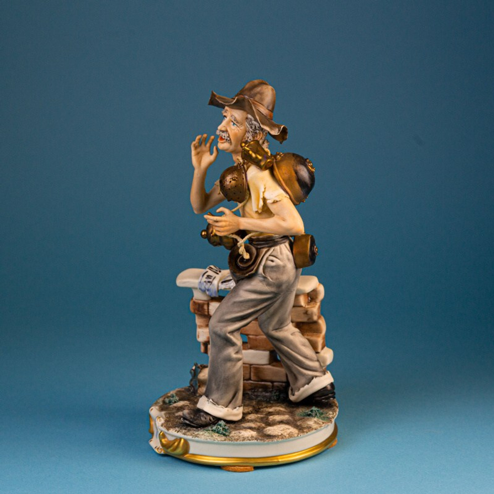 Фарфоровая мануфактура Capodimonte «Жестянщик»
