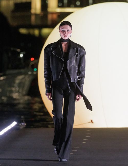 Look 11