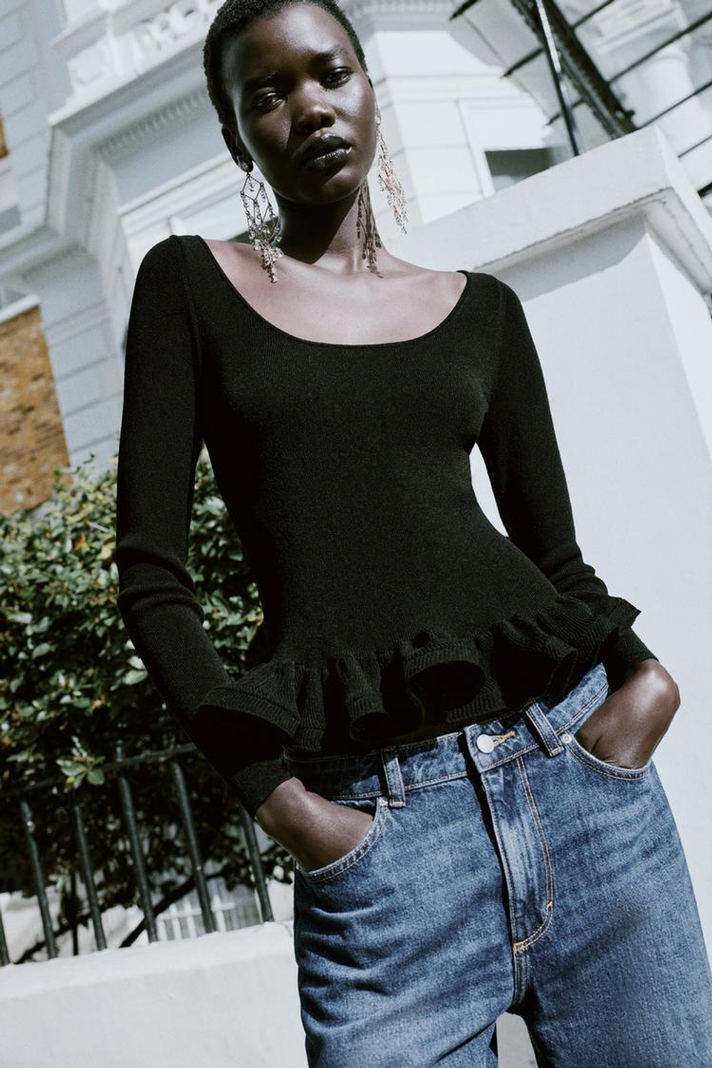 ZARA СВИТЕР ИЗ ТРИКОТАЖА С ВОЛАНАМИ, ЧЕРНЫЙ