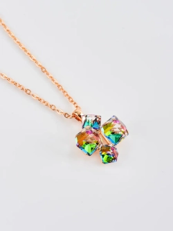 Подвеска-ромб Мираж с зелеными кубиками-хамелеонами Swarovski