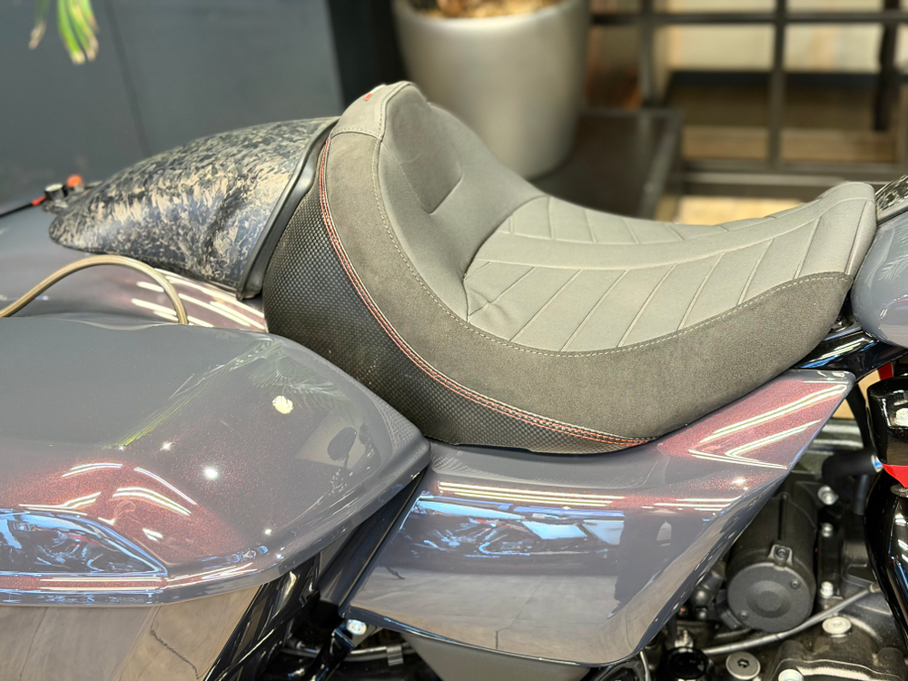 Harley-Davidson CVO Street Glide ST, 2026 "Inferno Gray"