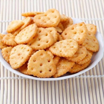 Крекеры Glico Cai Yuan со вкусом пиццы 80 г