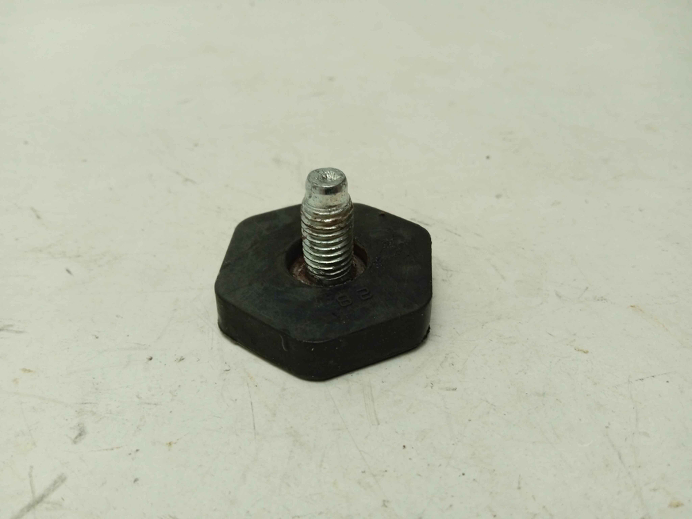 RST703D кт169 Ножка для стиральной машины Hotpoint-Ariston RST703D б/у