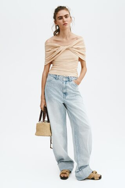 Топ с открытыми плечами и перекрутом - H&M