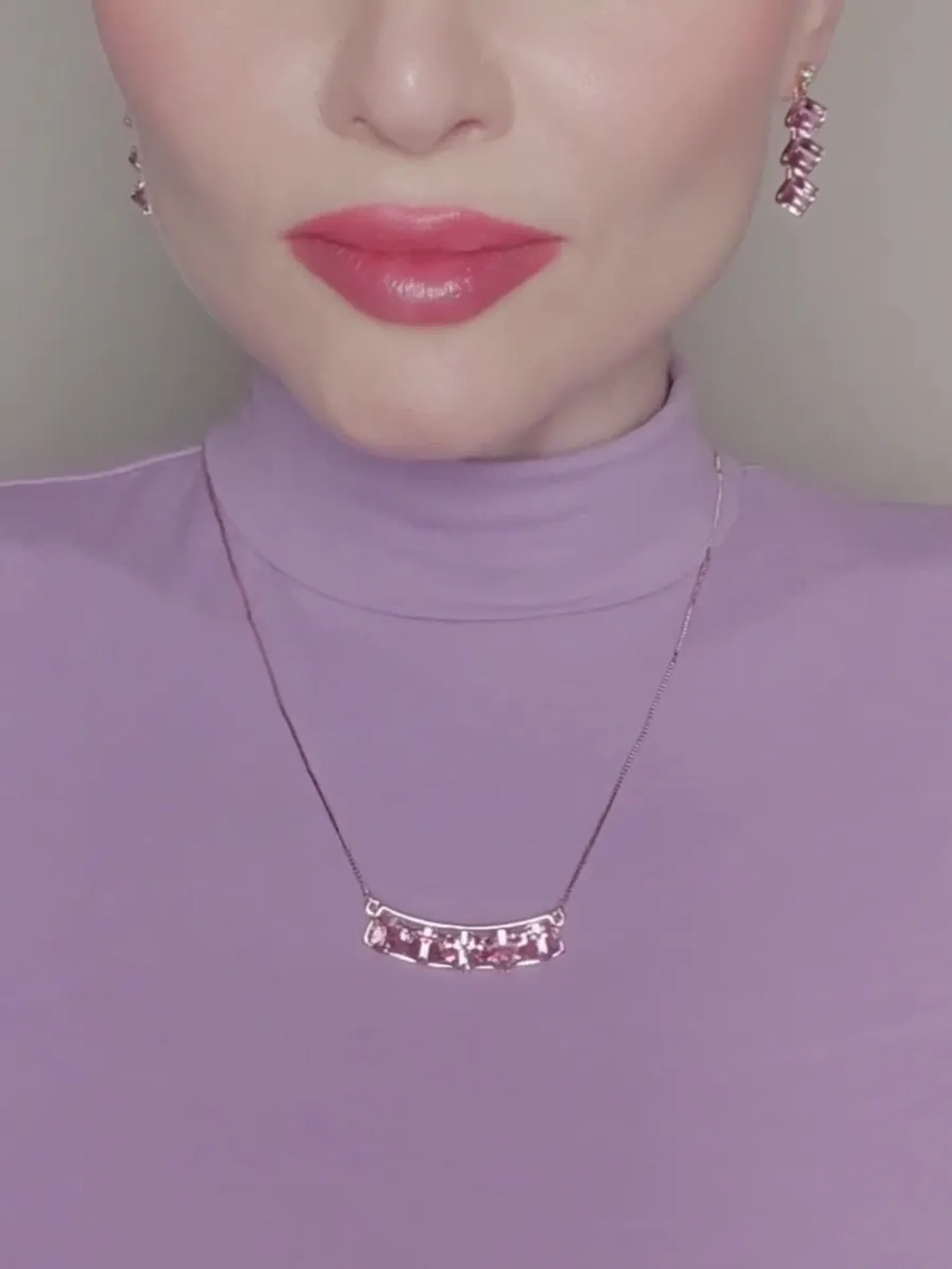 Колье Мираж с дорожкой розовых кубиков Swarovski