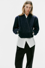 ДЖИНСОВЫЙ БОМБЕР TRF С ЗАПАХОМ — ZARA