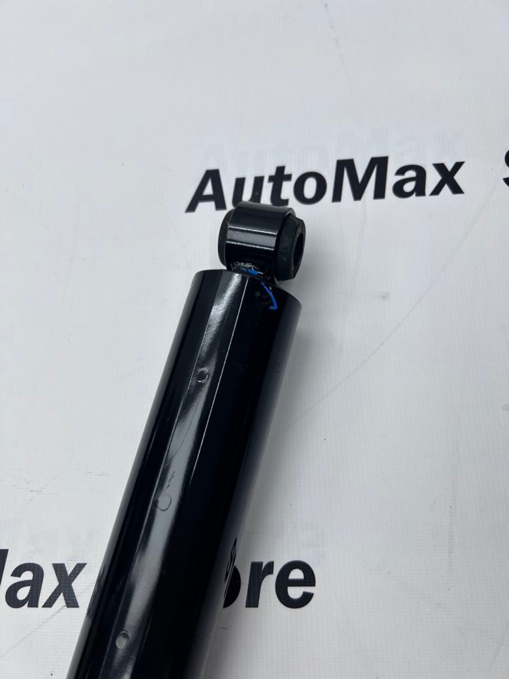 Амортизатор задний Митсубиши Паджеро 3. 4162A497. Новый. Оригинал.
