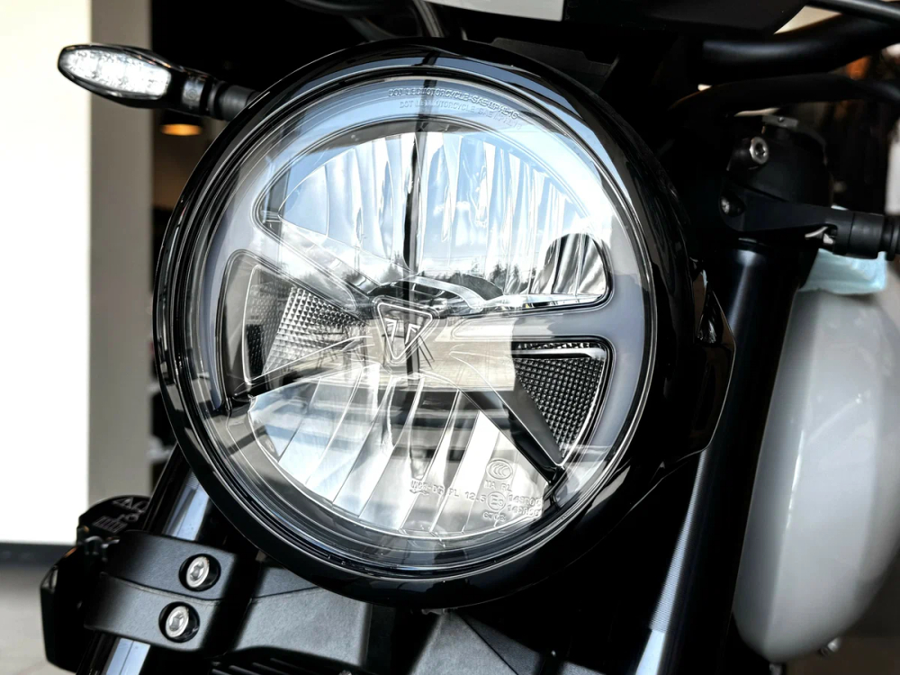 Triumph Trident 800, 2026