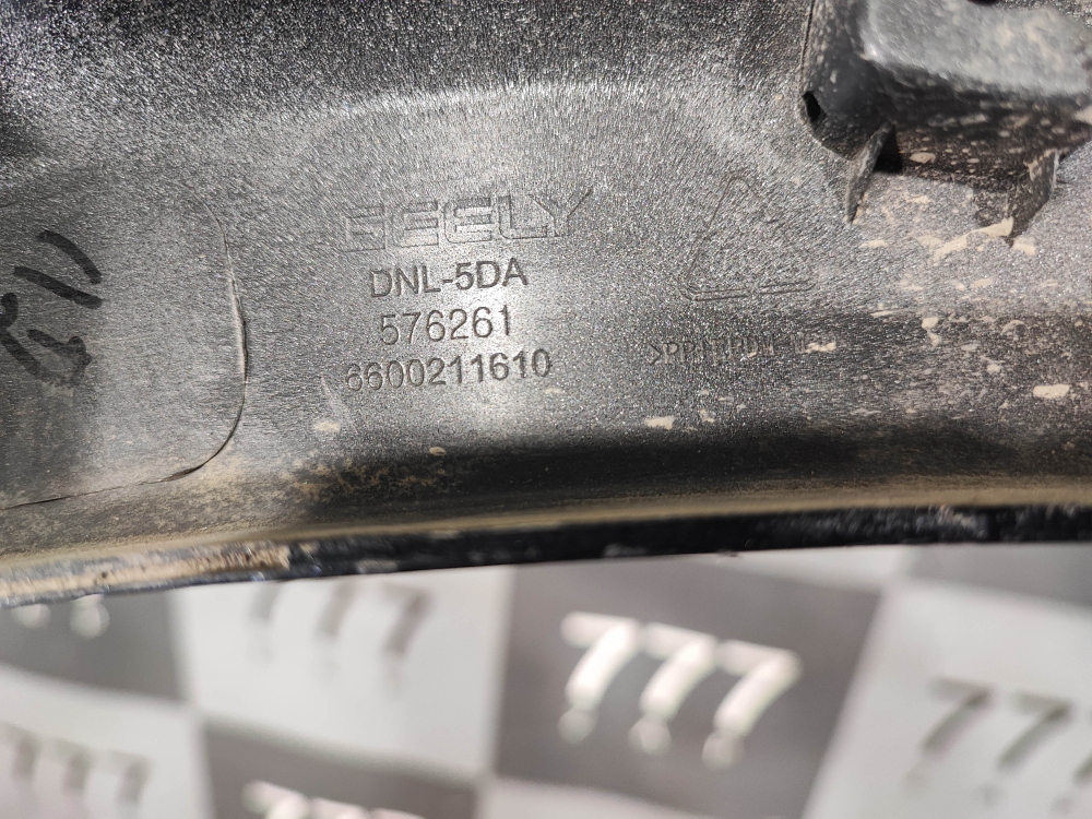 Накладка крыла заднего правого Geely Tugella 19-нв Б/У Оригинал 5049015500