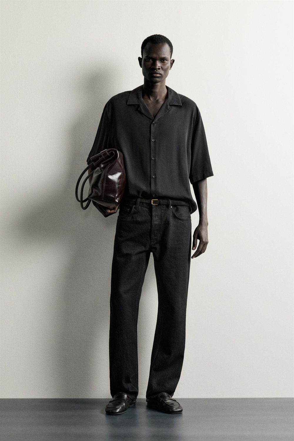 РУБАШКА RELAXED FIT ИЗ СТРУЯЩЕЙСЯ ТКАНИ — ZARA · 4795/210