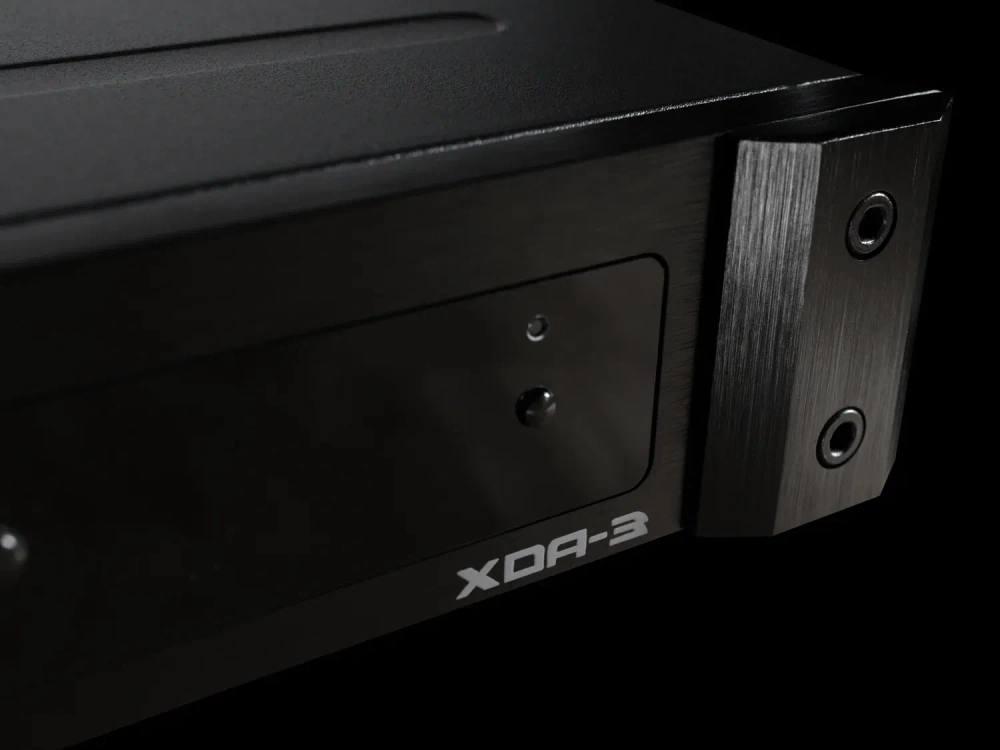 Emotiva XDA-3 Стерео предусилитель