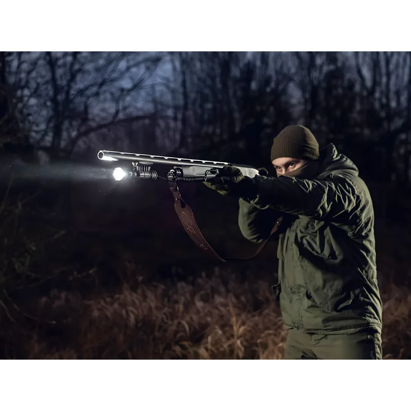 Тактический фонарь Armytek Predator Pro Max Extended Set - использование на охотничьем ружье ночью