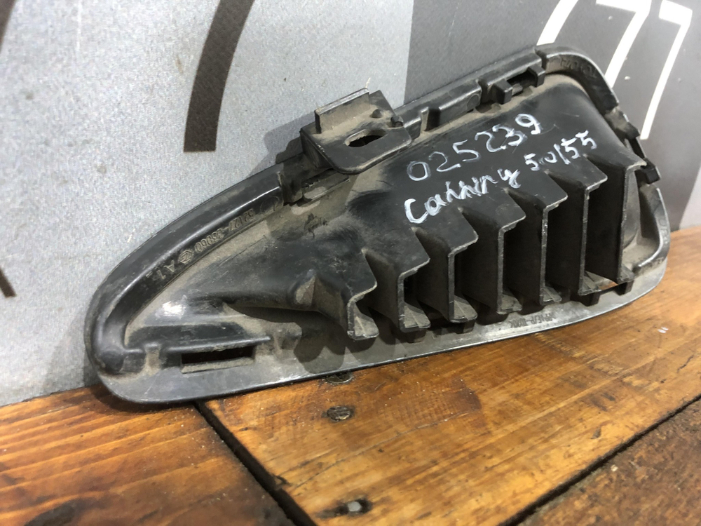 Решетка переднего бампера Toyota Camry (XV50) 14-18 Б/У Оригинал 5212733060