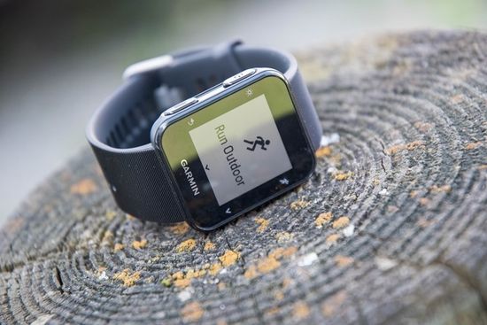 Спортивные смарт часы Garmin Forerunner 35 (черные) 010-01689-10