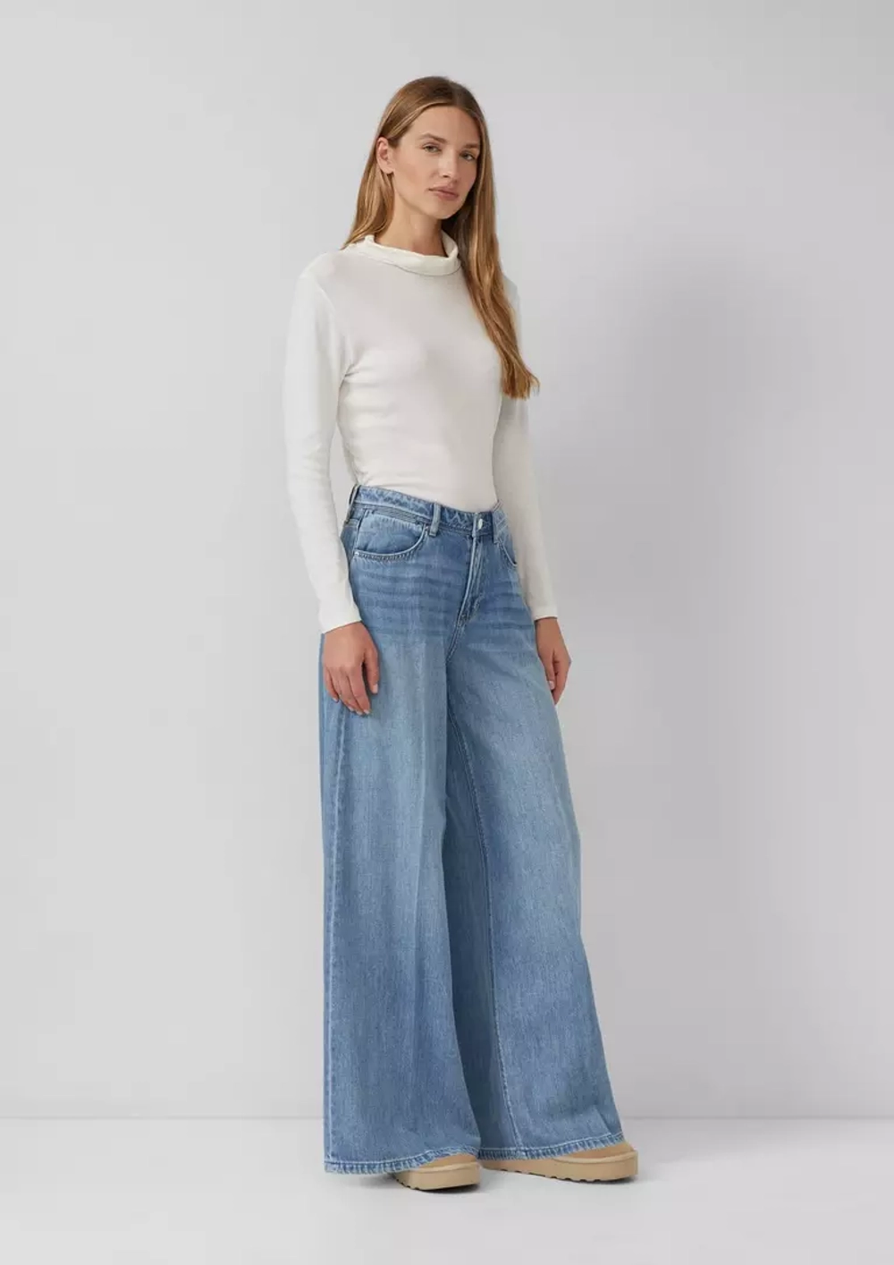 Джинсы High Rise / Extra Wide Leg s.Oliver