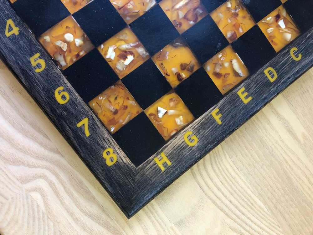 Шахматная доска с рамкой 35*35 см (дуб)
