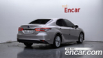 Toyota Camry 2.5 XLE Hybrid — 2019