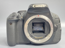 Canon 600D KIT Без башмака и видоискателя