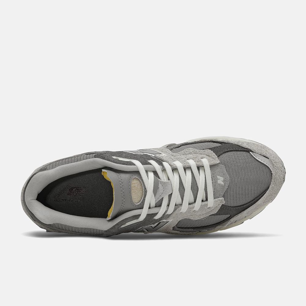 Кроссовки мужские NEW BALANCE 2002