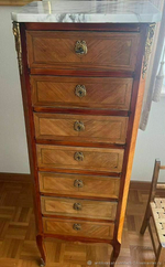Старинный комод узкий