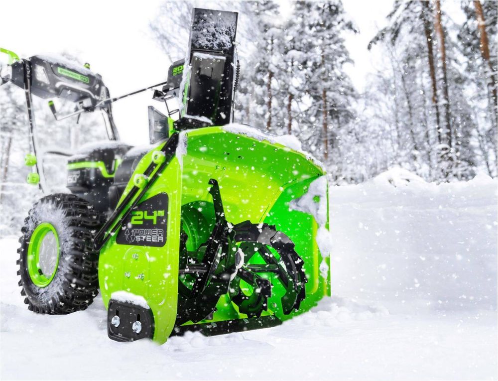 Снегоуборщик Greenworks GD82ST56, 82v, 61 см, в комплекте 3 шт. АКБ 5 А·ч и двойное ЗУ (самоходный ,аккумуляторный) 2602807U3B