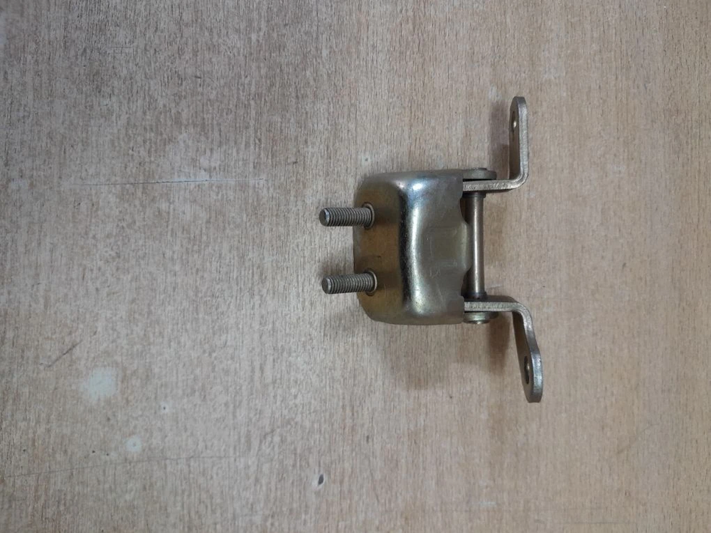 Петля верхняя задей левой двери LF Solano
