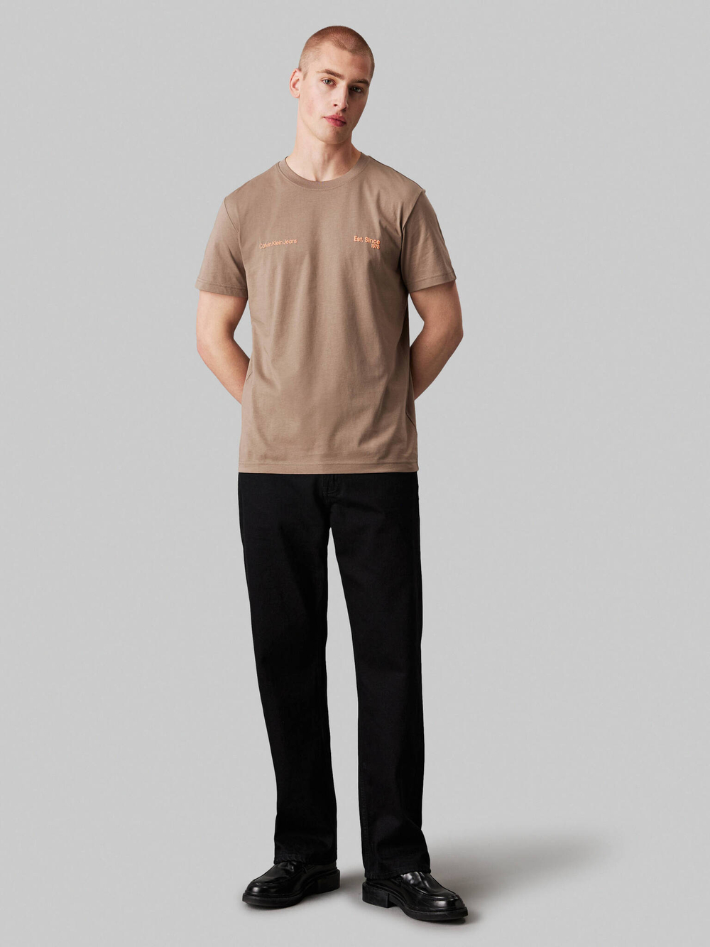 Футболка CALVIN KLEIN JEANS - коричневый(J30J326867)