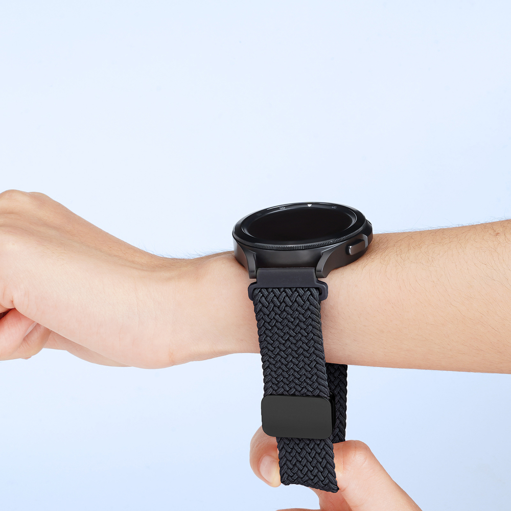 Эластичный ремешок черного цвета (Midnight) от Dux Ducis для смарт часов Samsung Galaxy Watch 45 и 46мм (размер крепления 22мм), серия Strap (Mixture Pro Series)