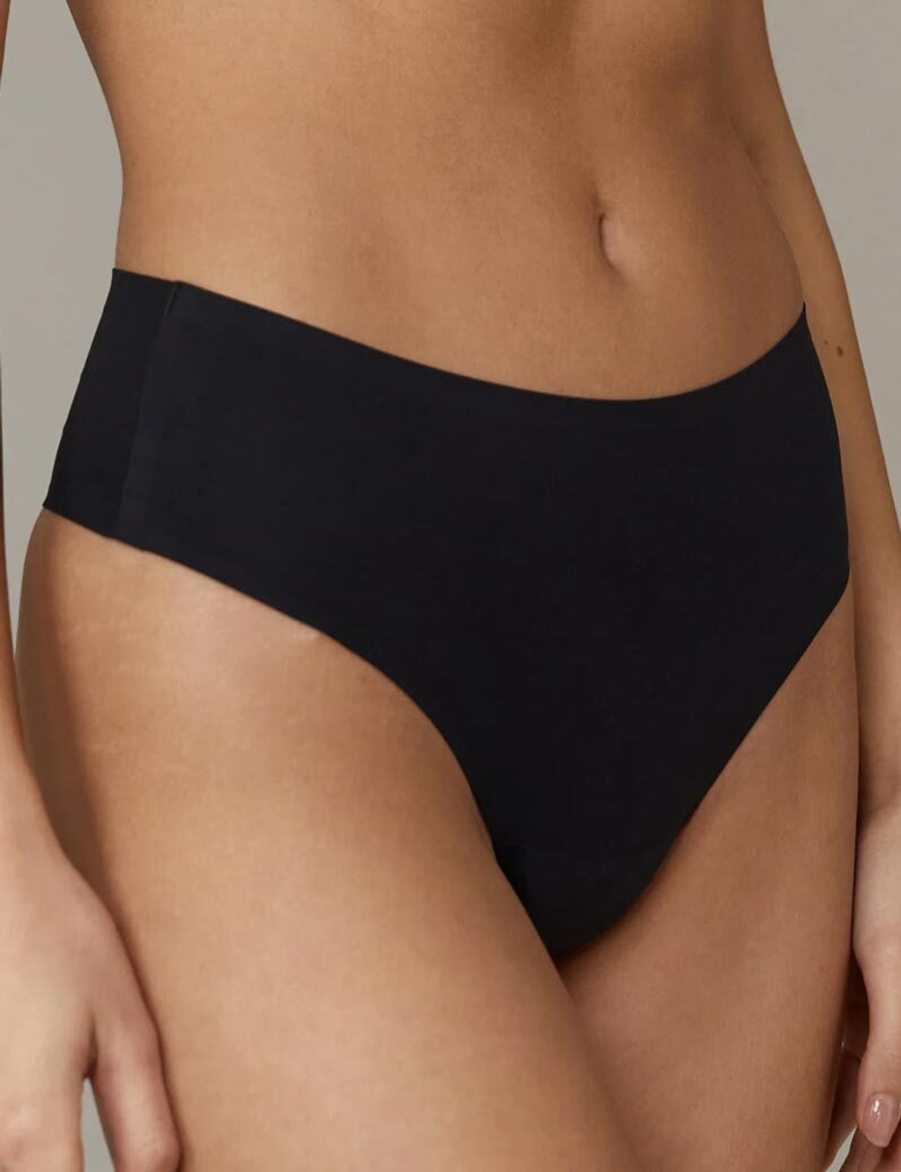 Трусы Aruelle Amberly Black стринги (черный)