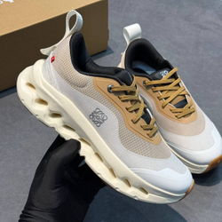 Кроссовки On Running x Loewe