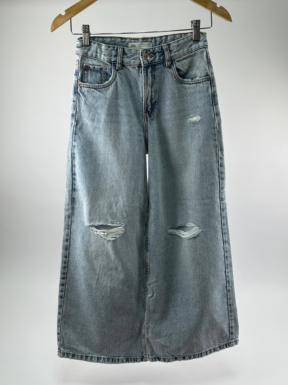 Джинсы Zara