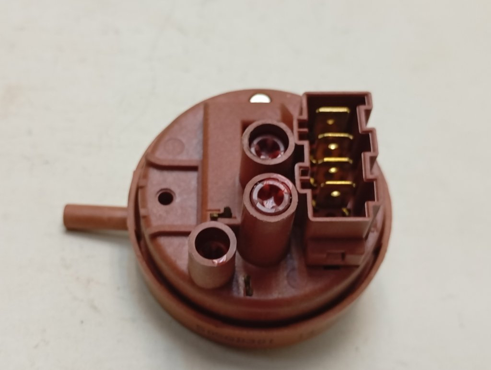 45У82 кт70 Датчик уровня воды 58-38-250 для стиральной машины Атлант 505GD301б/у