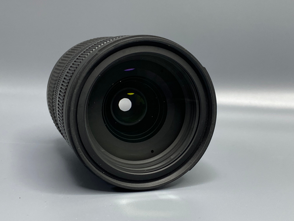 Sigma 28-70mm f/2.8 DG DN Contemporary L-Mount микроцарапины на линзе