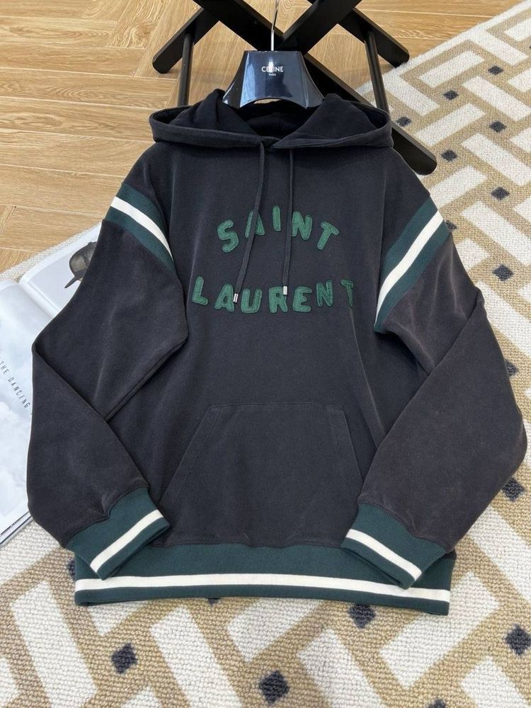 Топ Yves Saint Laurent