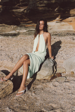 Длинное платье с чокером и разрезом — ZARA