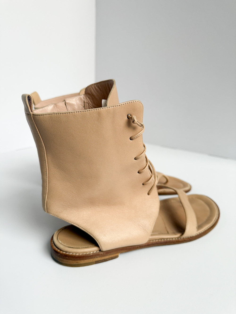 Кожаные босоножки Manolo Blahnik, 38