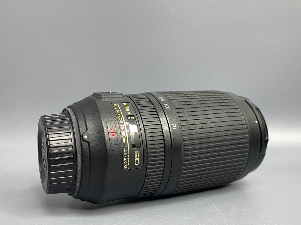 Nikon 70-300mm 4.5-5.6G ED-IF AF-S VR