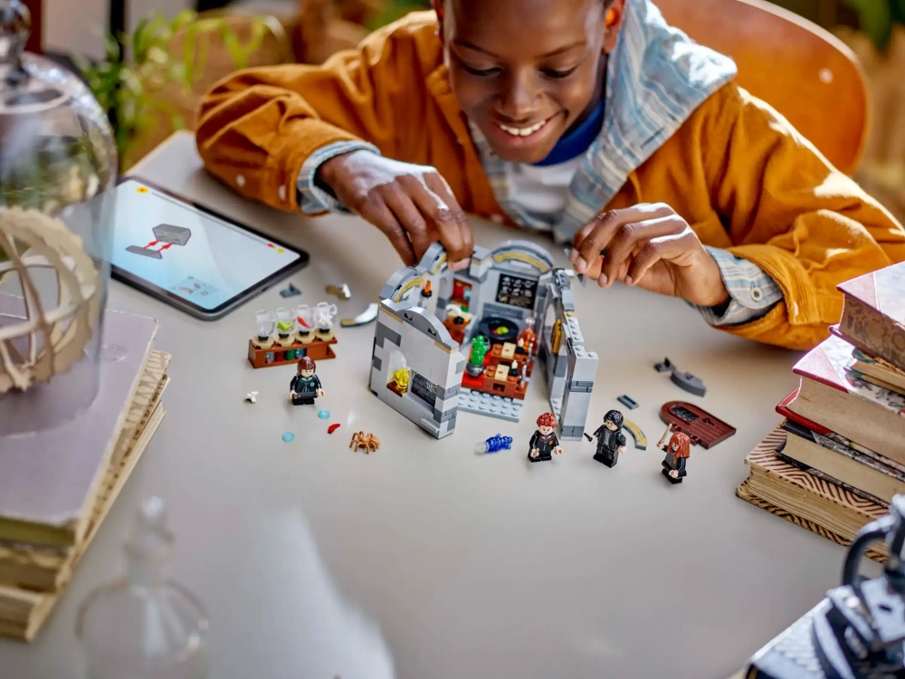 Конструктор LEGO Harry Potter 76431 Замок Хогвартс: Урок зельеварения