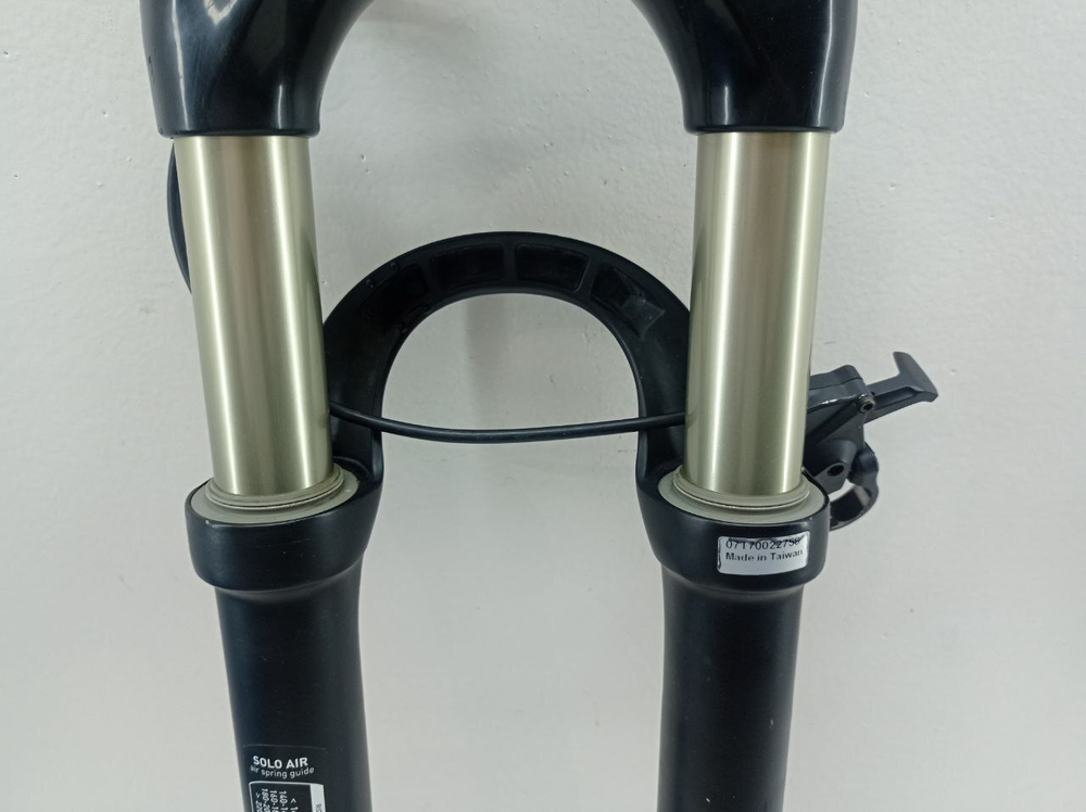 Вилка велосипеда RockShox Reba 26" pv0066