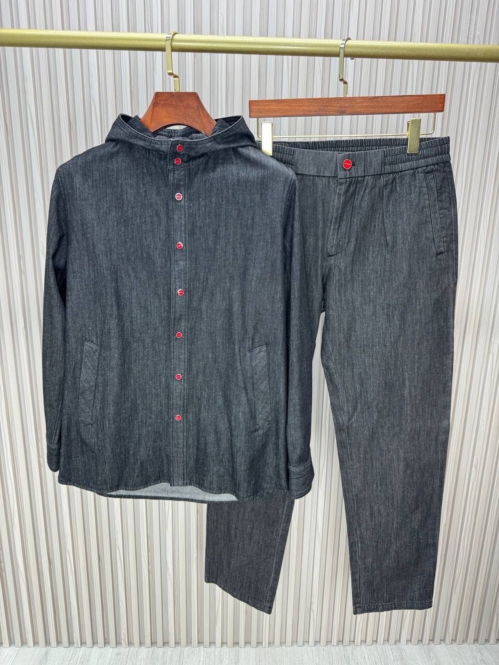 Джинсовый костюм Kiton
