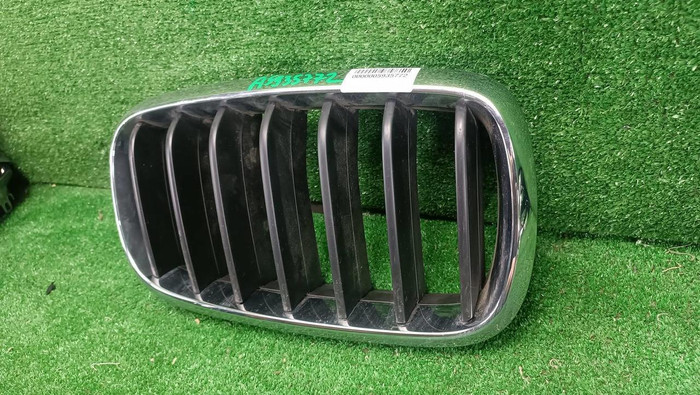 Решетка радиатора правая BMW X5 F15 X6 F16 (2013-2018)