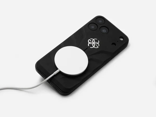 СОВМЕСТИМ  С MAG SAFE