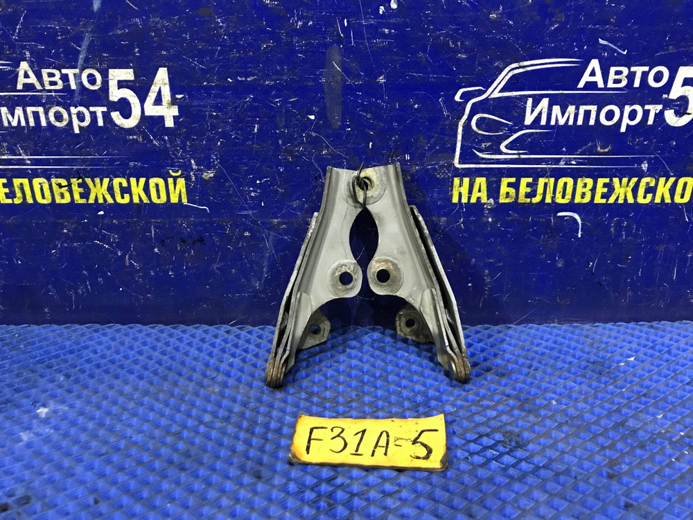 Петля капота левая MITSUBISHI DIAMANTE 2000