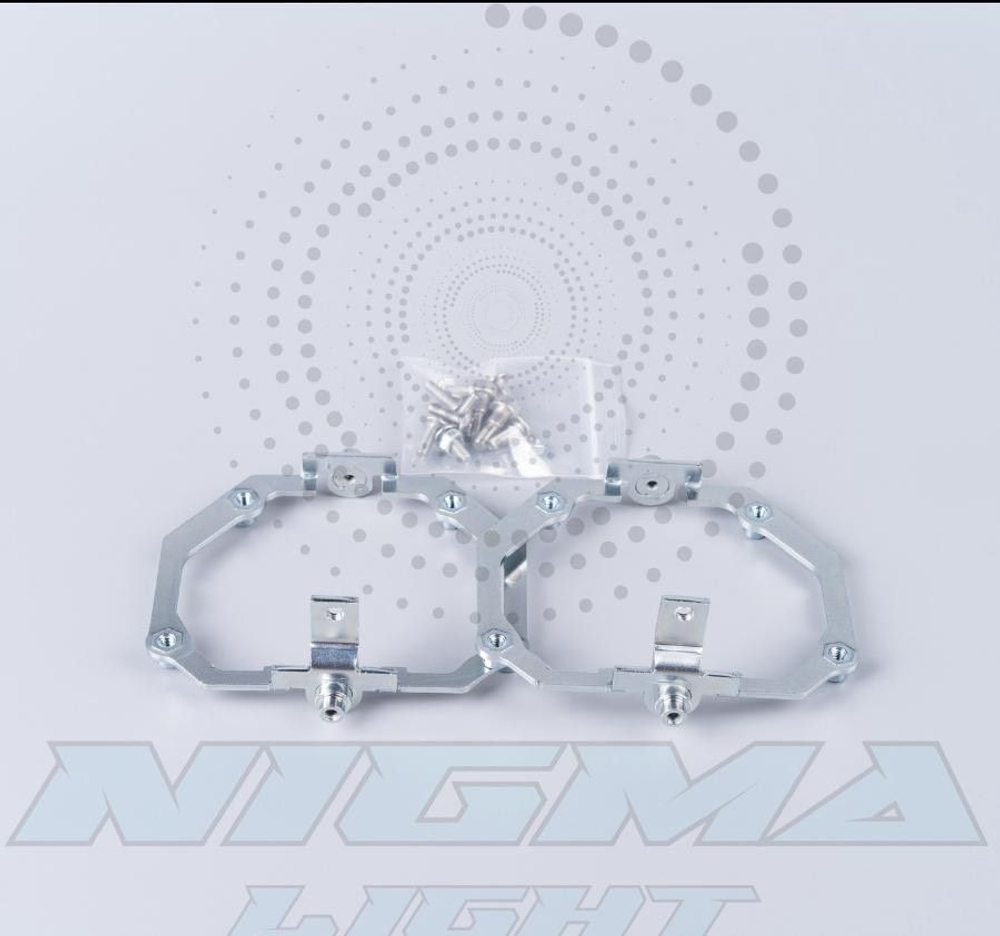 Переходная рамка для установки светодиодных Bi-Led модулей Chrysler 300C AFS